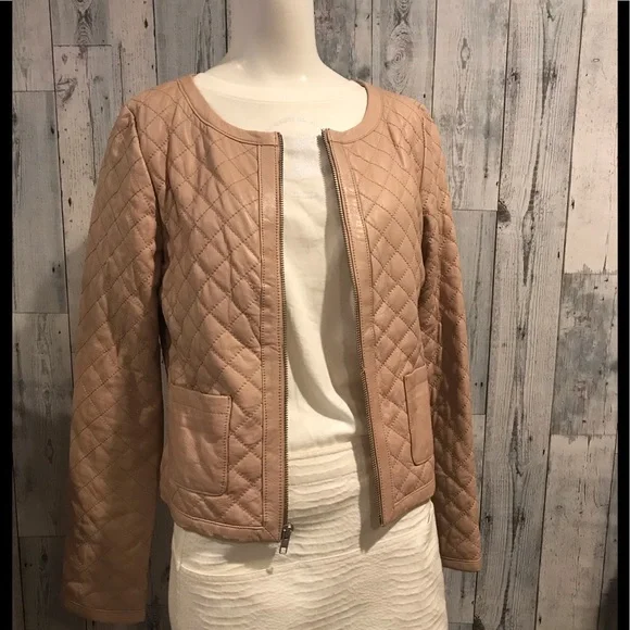 Hinge blush/beige quilted leather jacket with zip front. - Picture 1 of 7